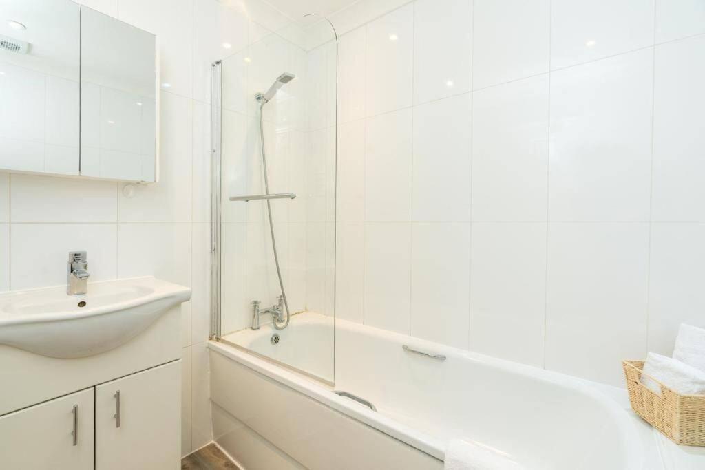 Stylish 2bed With Sky Window Londra