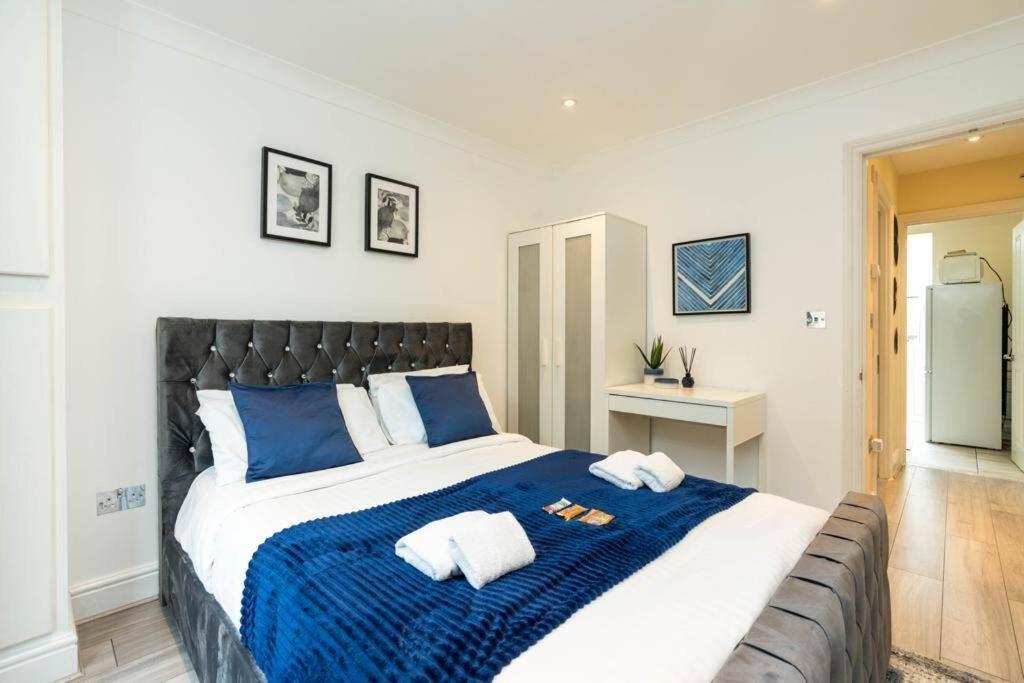 Stylish 2bed With Sky Window Appartamento Londra